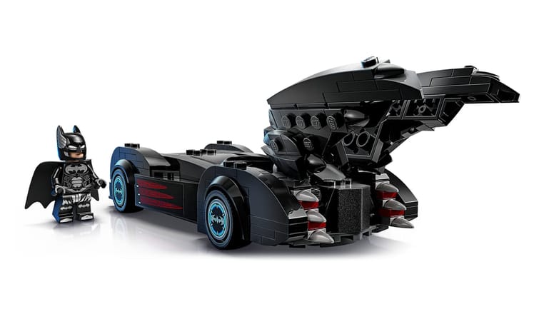 LEGO Batman & Robin Batmobile 76333, officiële detailfoto van de wagen
