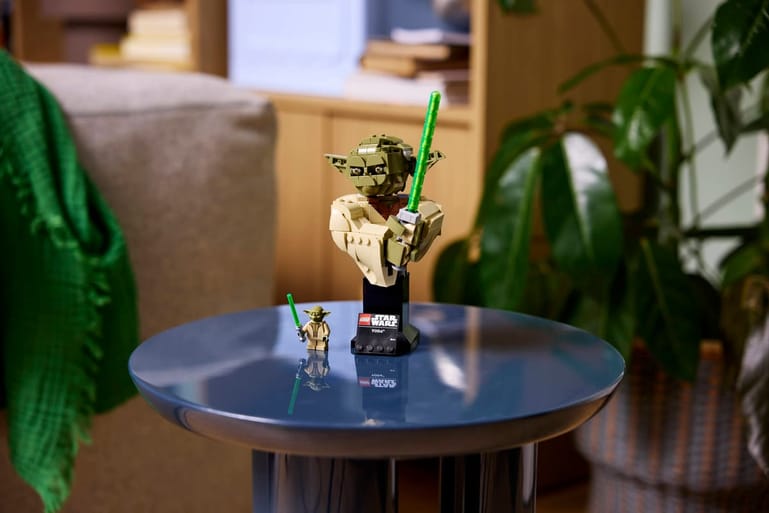 LEGO Star Wars Yoda buste 75438, sfeerfoto van het model