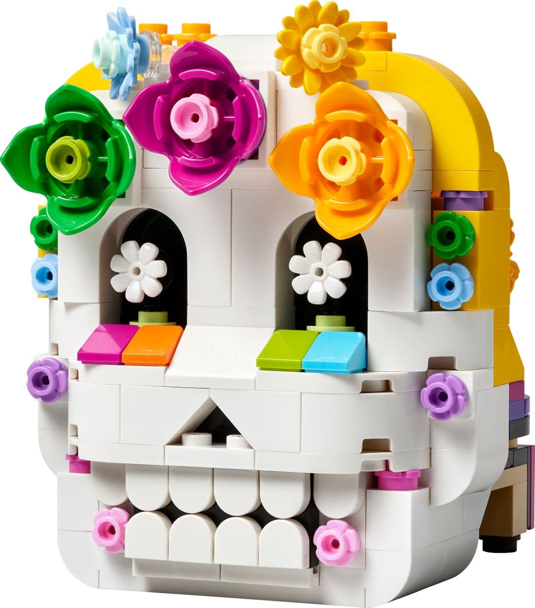 LEGO Altaar van de Doden 40811, een versierde schedel met kleurrijke bloemen